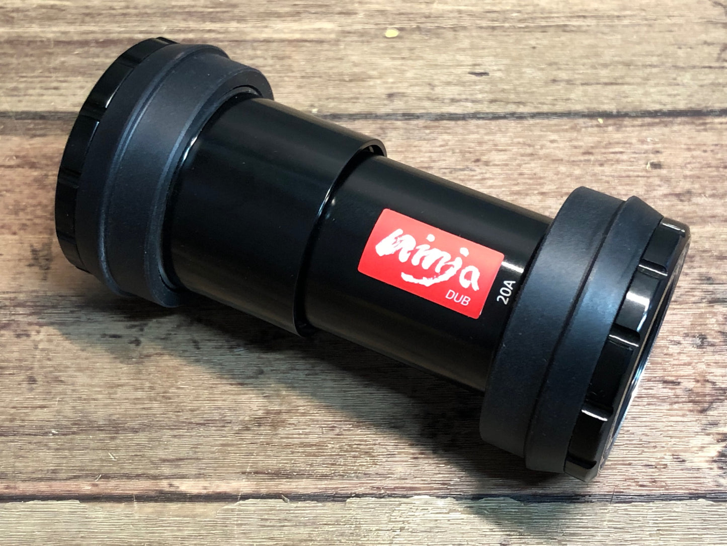 IR592 TOKEN BB4629 ボトムブラケット BB30