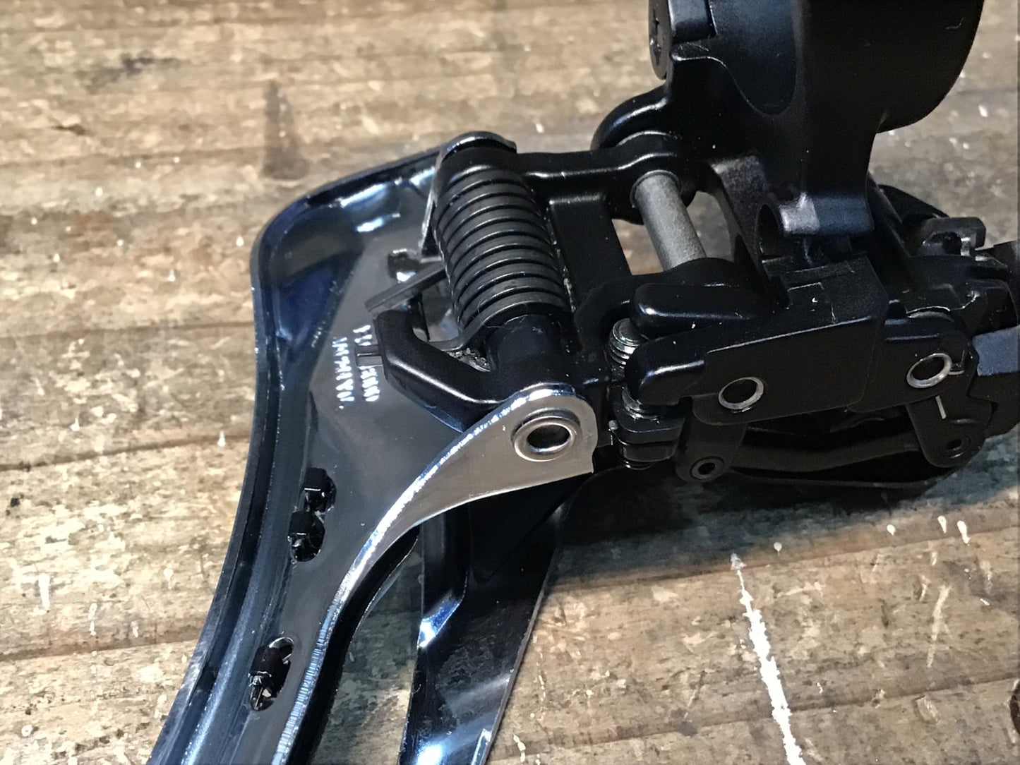 IO987 シマノ SHIMANO アルテグラ ULTEGRA FD-R8000 フロントディレイラー 2S バンド式 Φ31.8