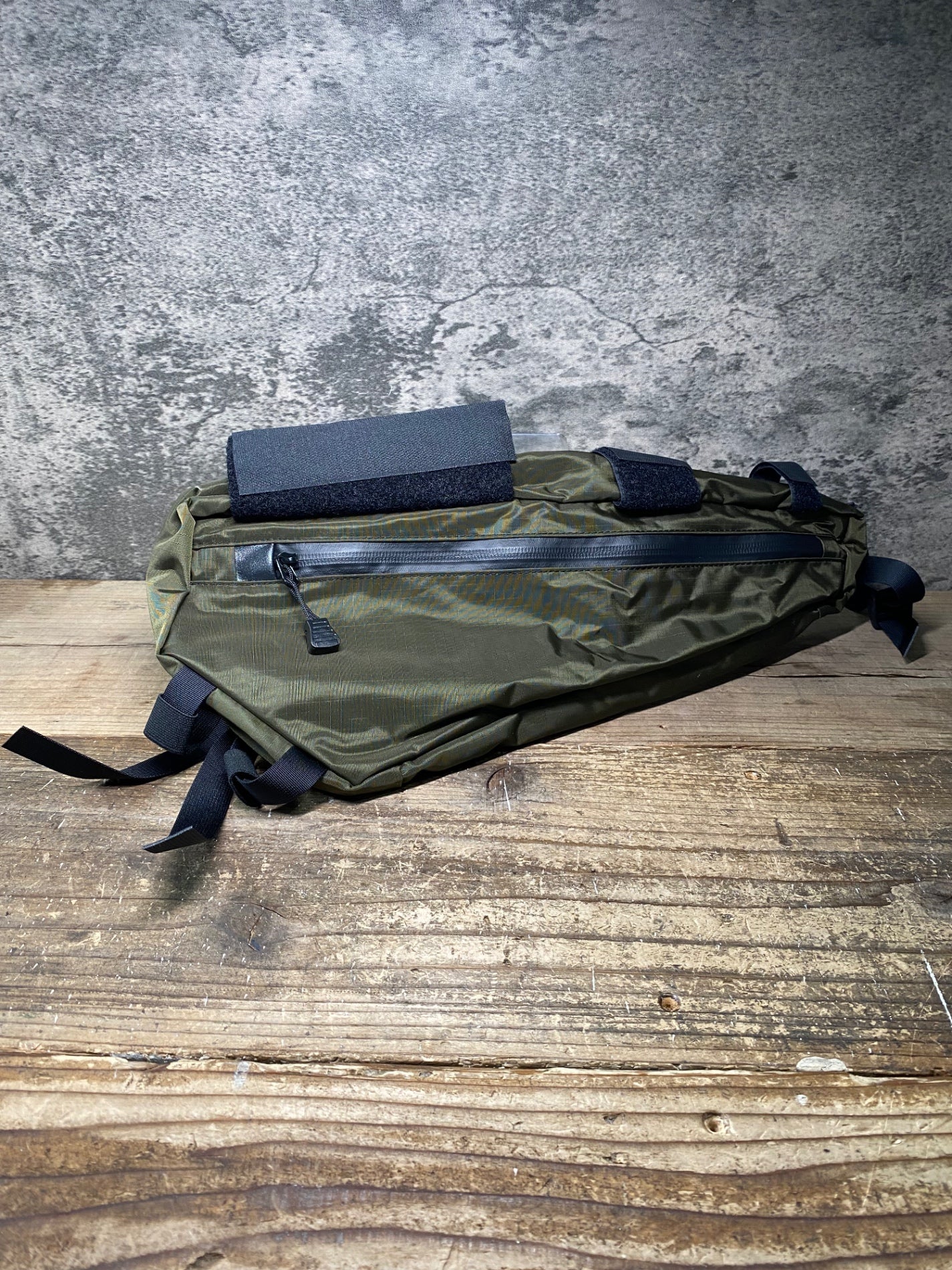 IQ935 フェアウェザー FAIRWEATHER half frame bag フレームバッグ カーキ