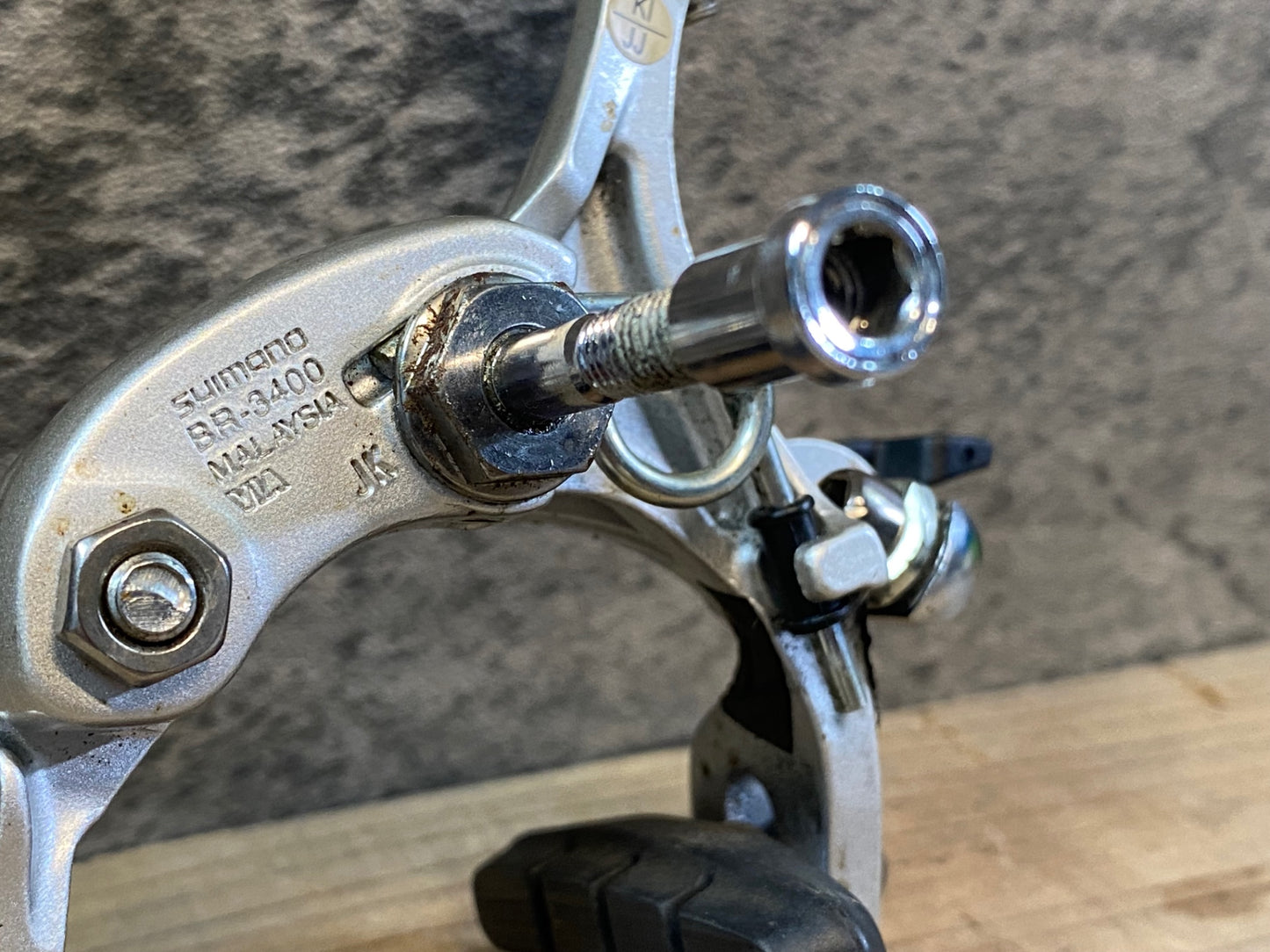 IU318 シマノ SHIMANO ソラ SORA BR-3400 ブレーキキャリパー 前後セット