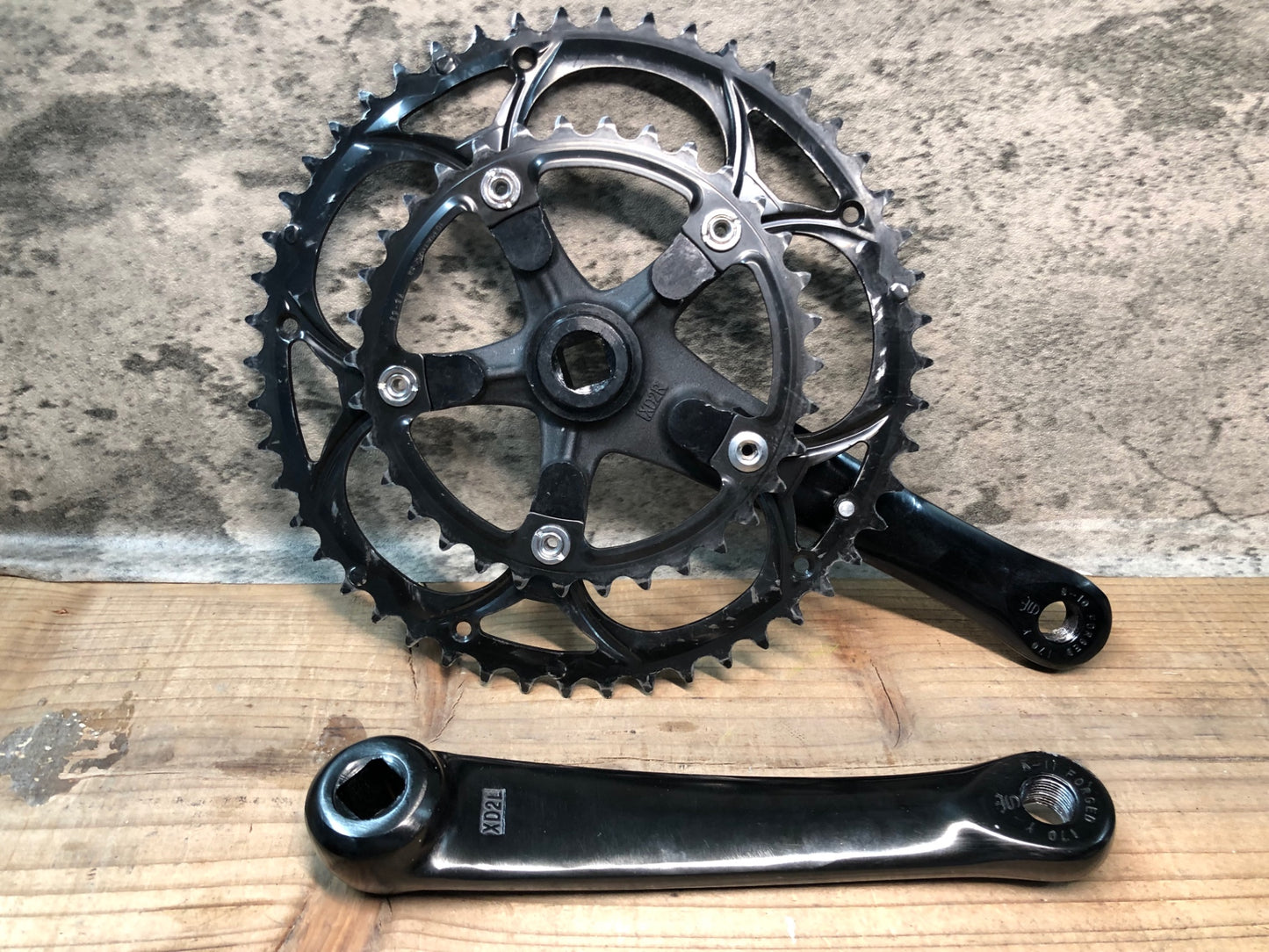 IS083 スギノ SUGINO XD2 クランクセット 黒 170mm 50/34T