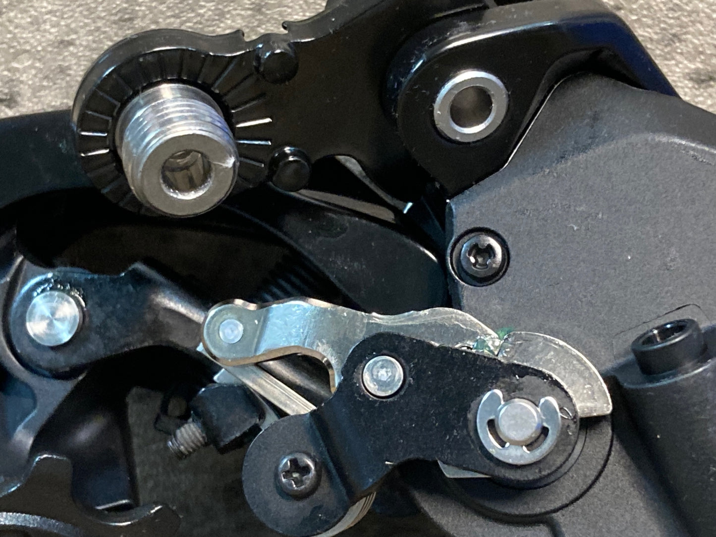 IQ139 シマノ SHIMANO 105 RD-R7150 リアディレイラー 12s Di2 電動