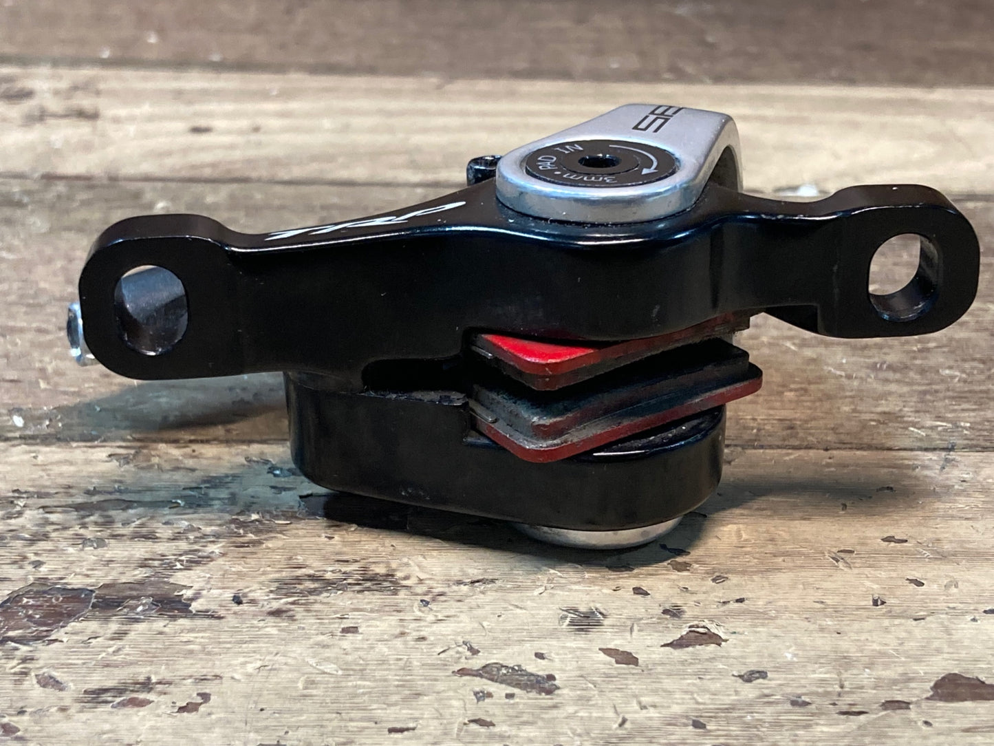 IM385 TRP SPYRE ディスク ブレーキキャリパー フラットマウント