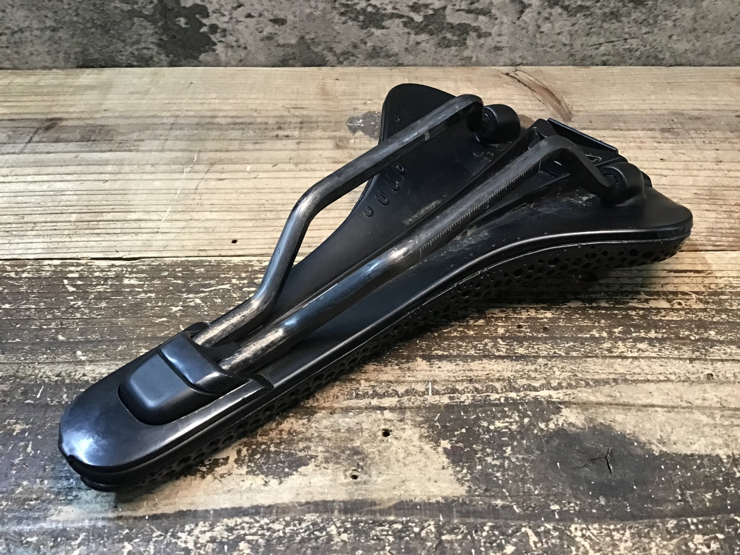 JA533 フィジーク fizik アンタレス ANTARES VERSUS EVO R1 Adaptive サドル カーボンレール 149mm