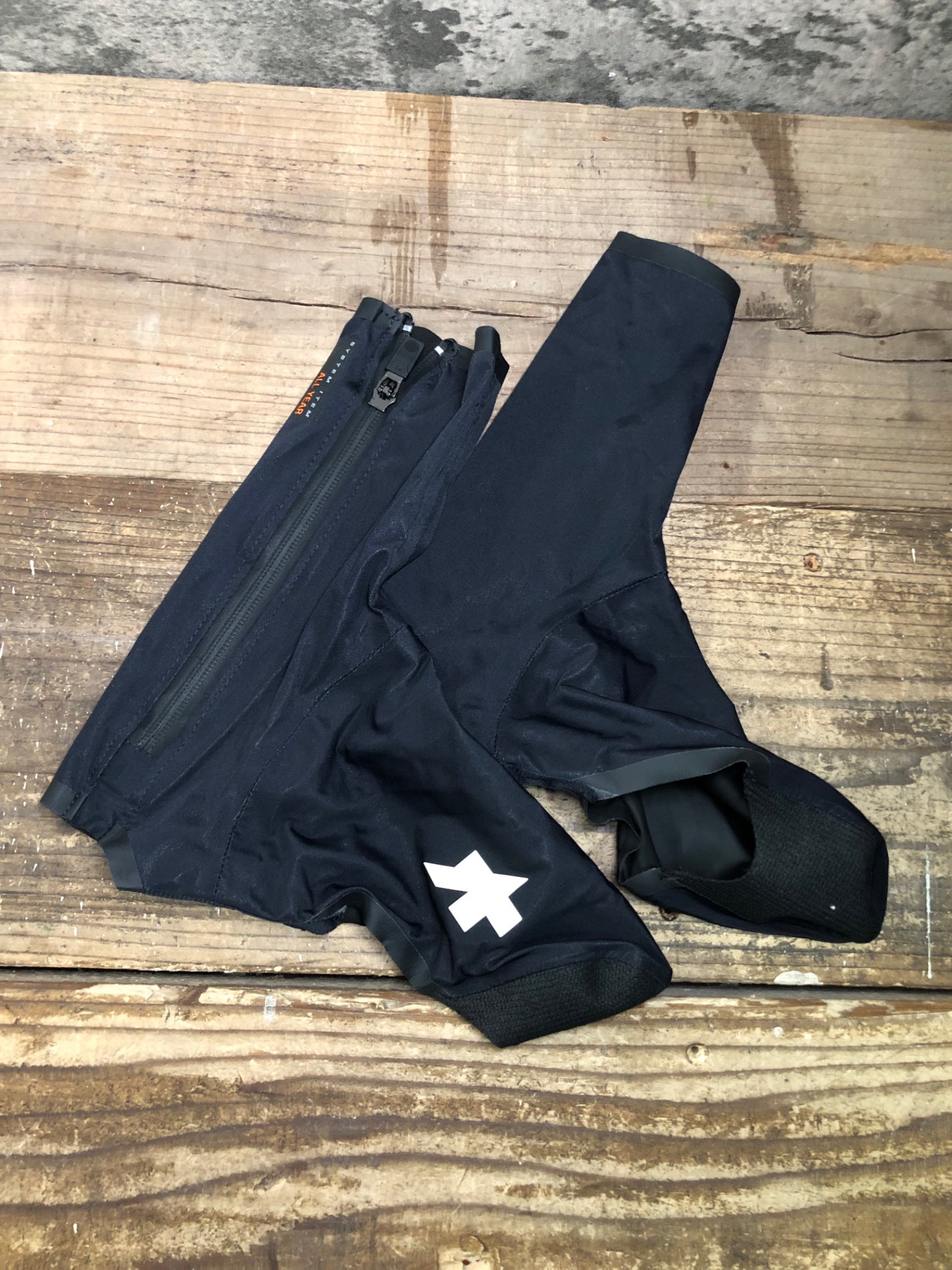 IZ626 アソス assos ALL YEAR シューズカバー 黒 Ⅰ 40-43