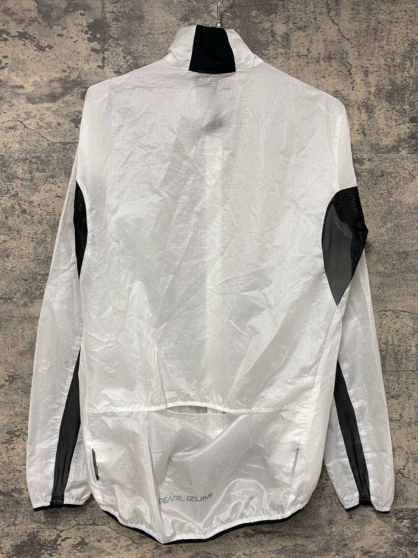 IW235 パールイズミ PEARL iZUMi 長袖 ウインドブレイカー 白 L