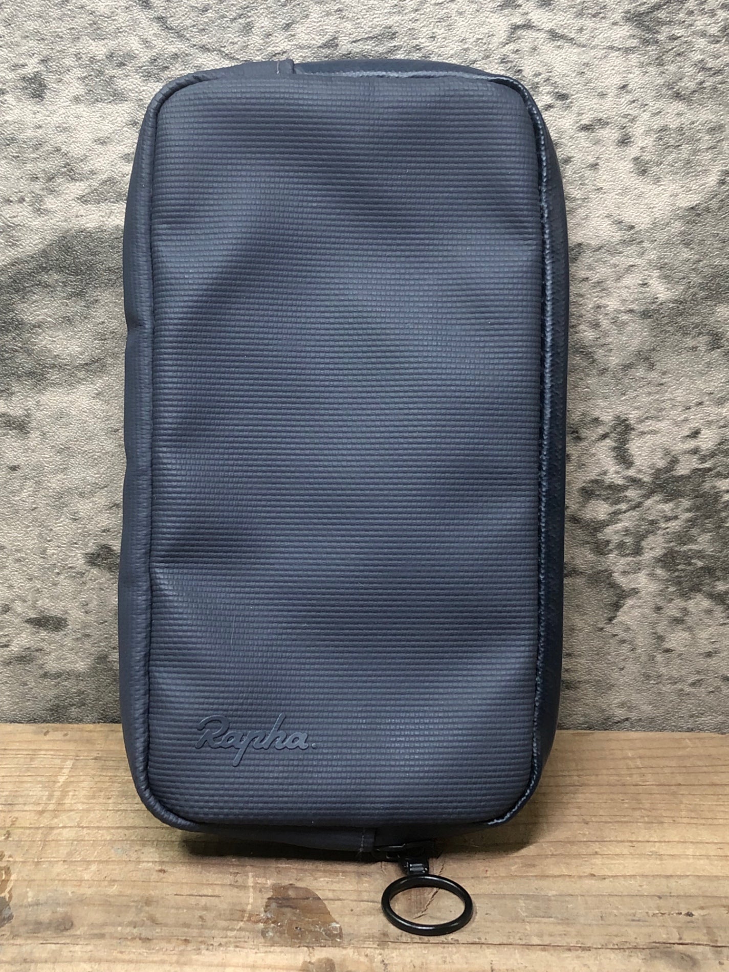 IK279 ラファ Rapha RAINPROOF ESSENTIALS CASE LARGE ケース サイクルポーチ ダークグレー