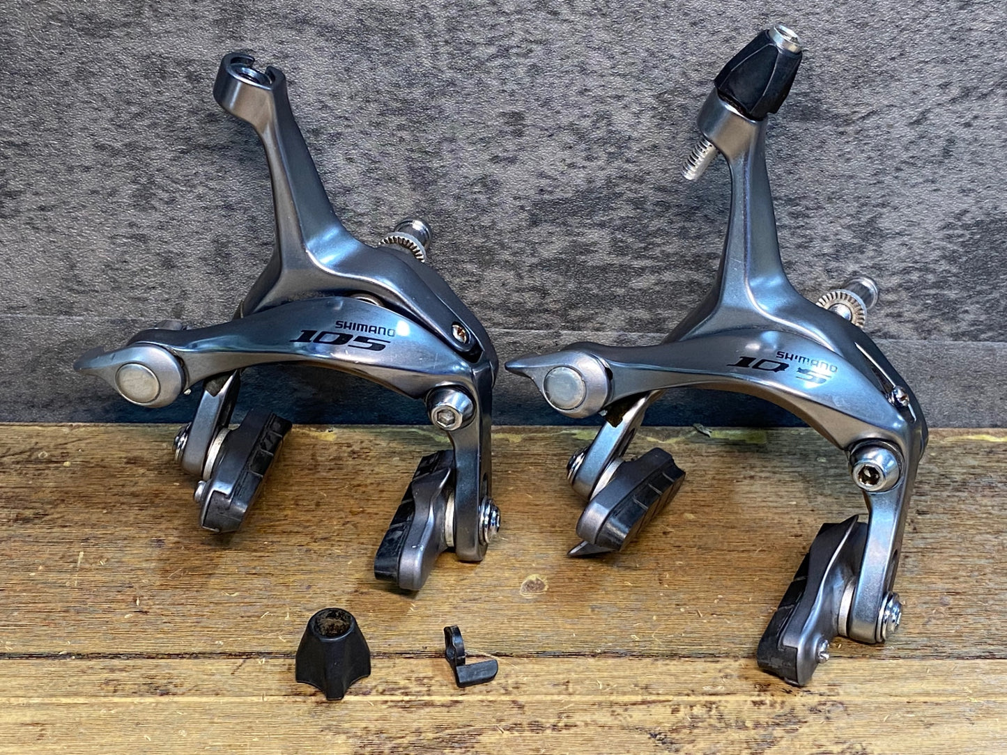 GF695 シマノ SHIMANO 105 BR-5700 キャリパーブレーキ 前後セット シルバー ※アジャストボルト欠品