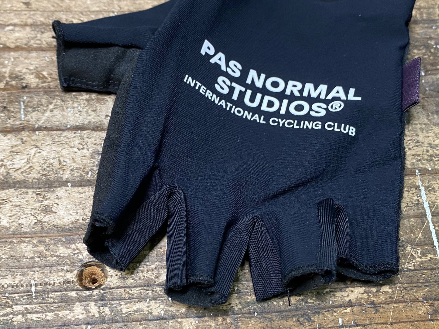 IU955 パスノーマルスタジオ PAS NORMAL STUDIOS Logo Race Mitts グローブ M