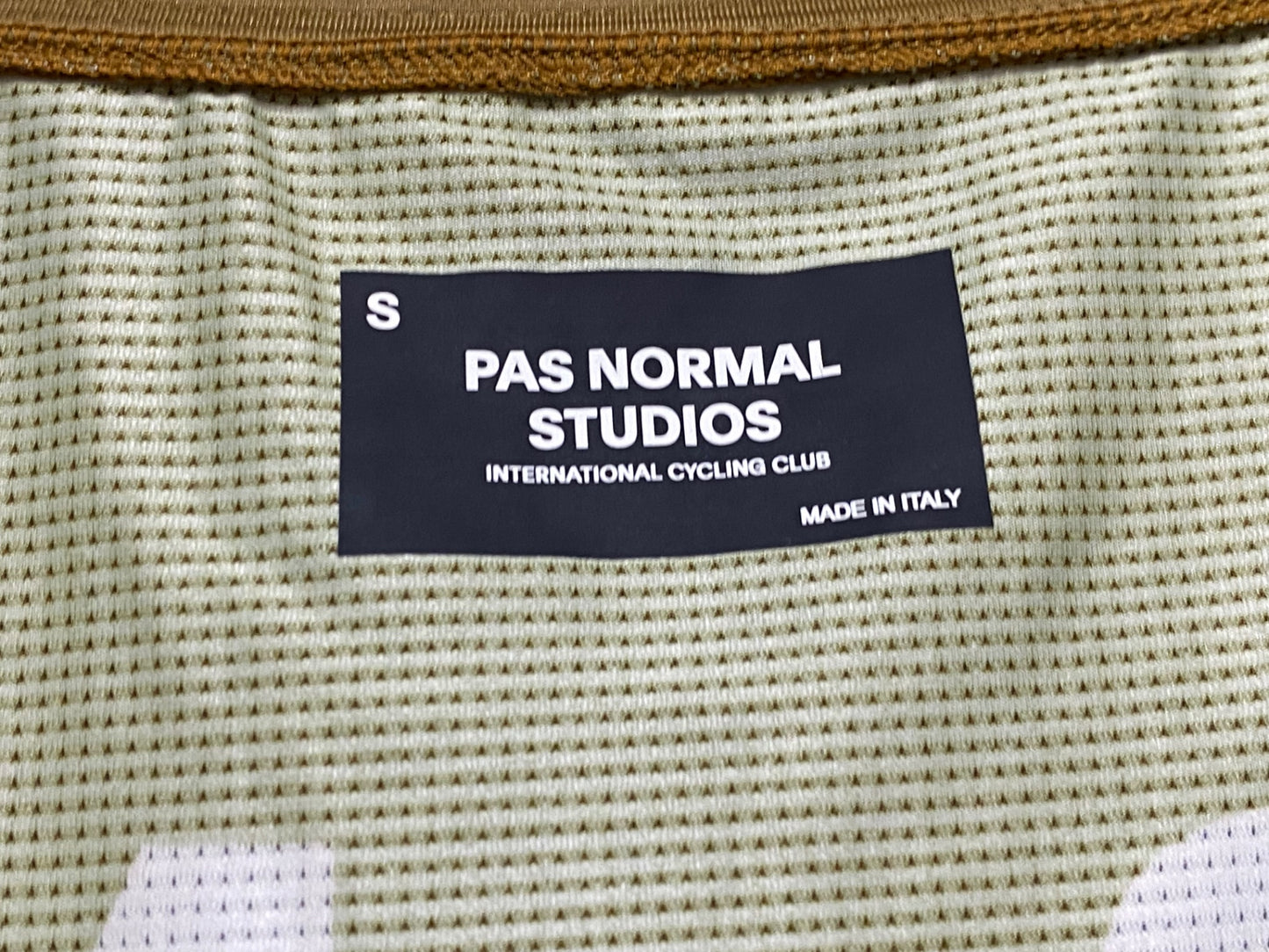 IV058 パスノーマルスタジオ PAS NORMAL STUDIOS Mechanism Jersey 半袖サイクルジャージ 黄土色 S