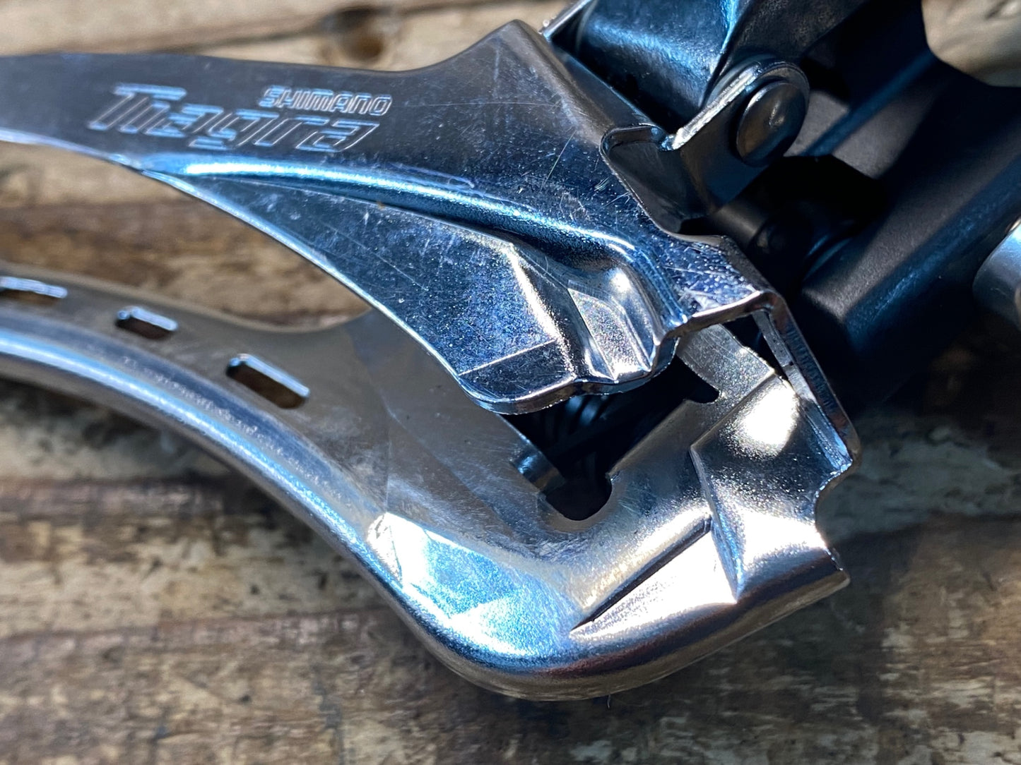 JD604 シマノ SHIMANO ティアグラ Tiagra FD-4700 フロントディレイラー 直付 ※プレート欠品