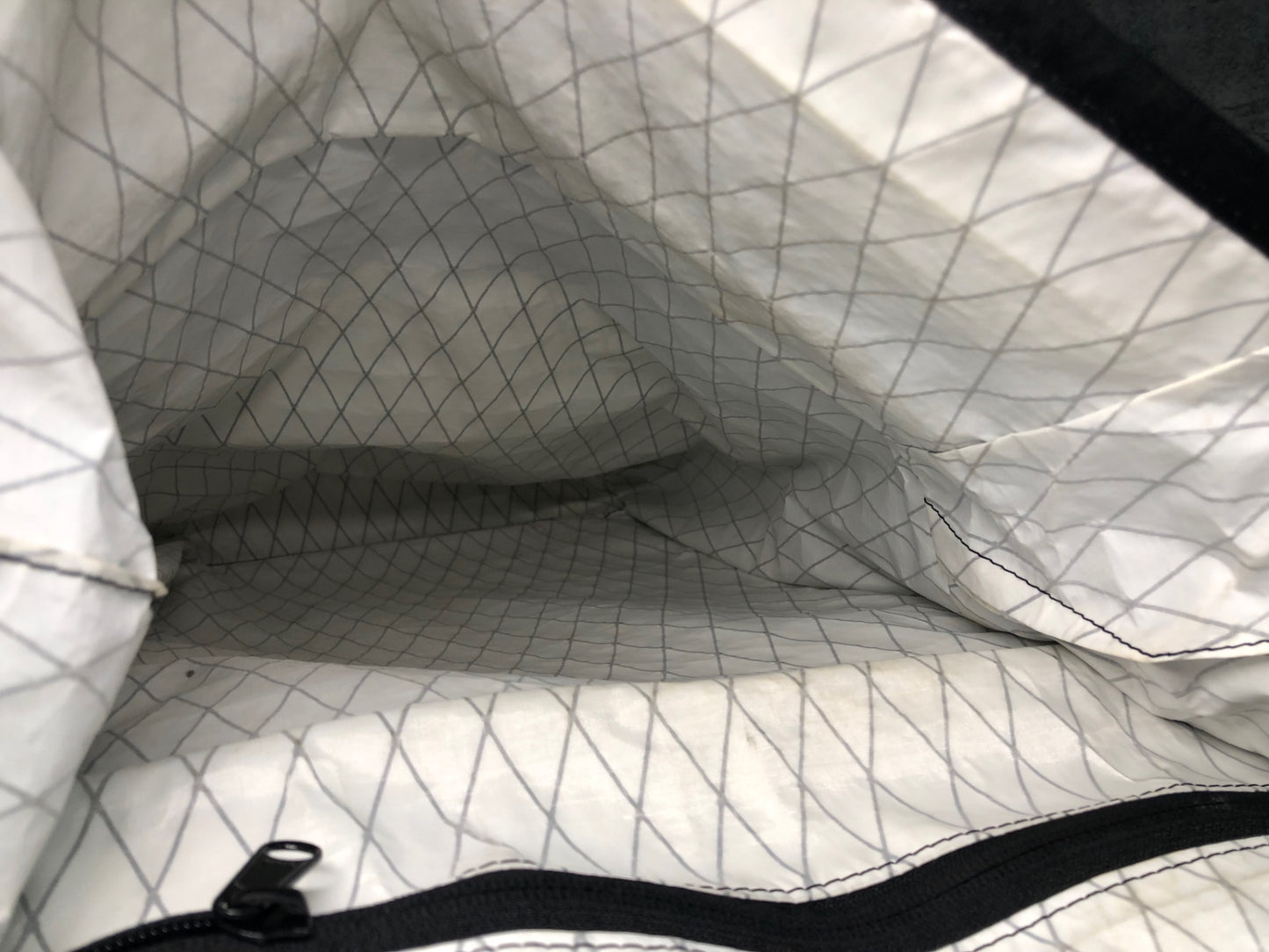 IZ201 ミッションワークショップ Mission Workshop Fitzroy AP リュックサック バックパック グレー 黄ばみ