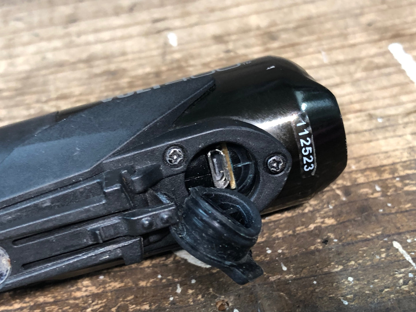 IY276 キャットアイ CATEYE ボルト VOLT400 フロントライト 点灯確認済