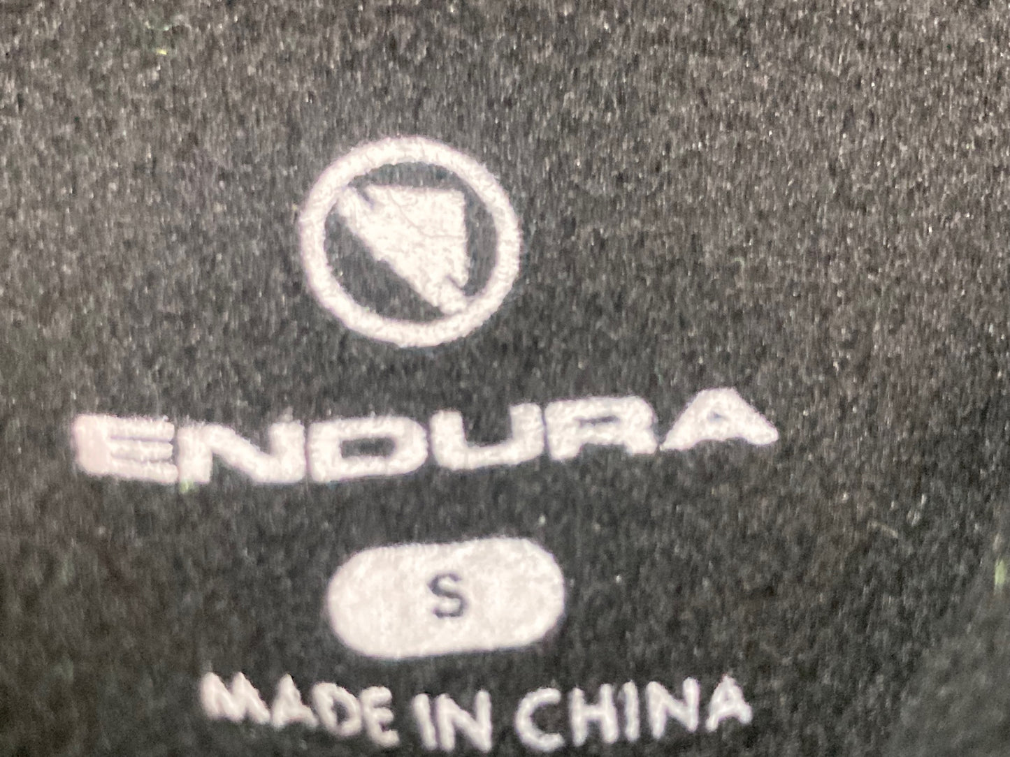 IA693 エンデュラ ENDURA WINDCHILL OVERSHOE シューズカバー 黒 黃 S 裏起毛