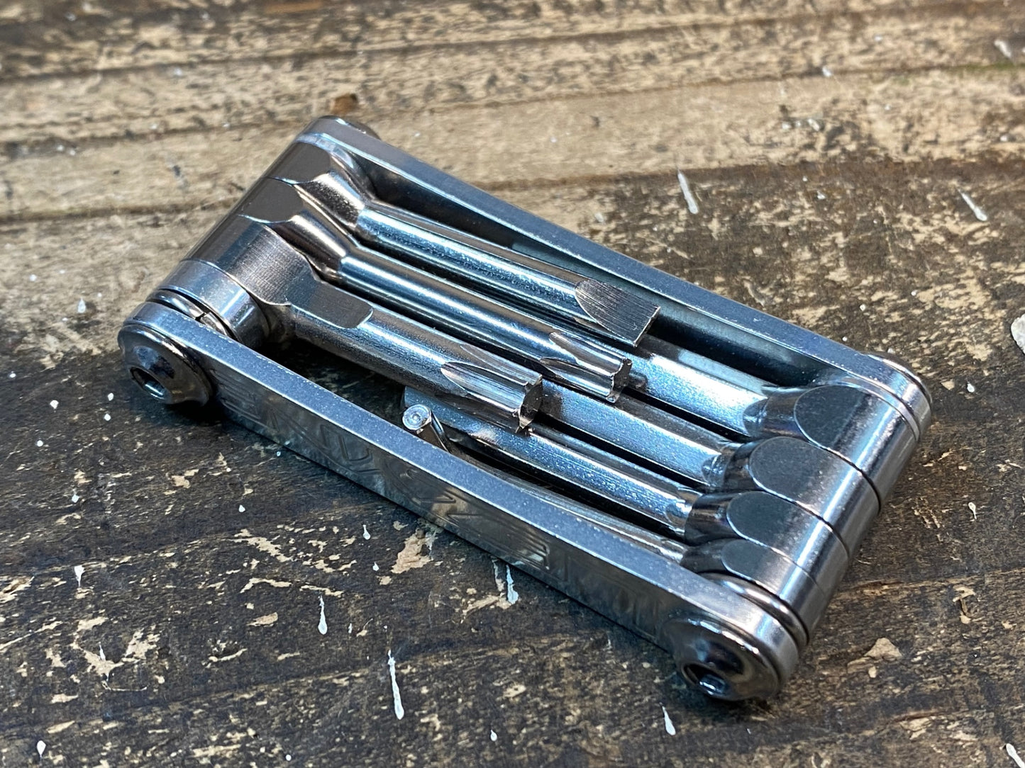 IU896 レザイン LEZYNE SV7 66G マルチツール