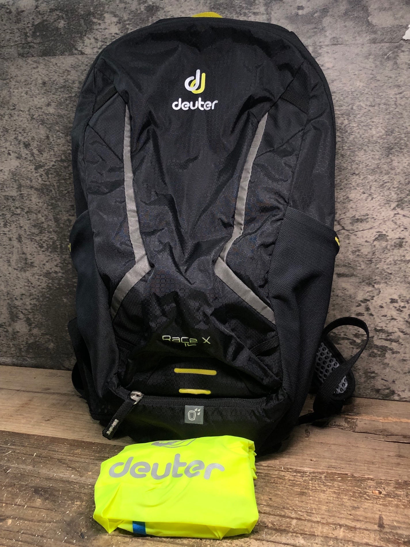 IV547 ドイター deuter RACE X 12 リュックサック バックパック 黒