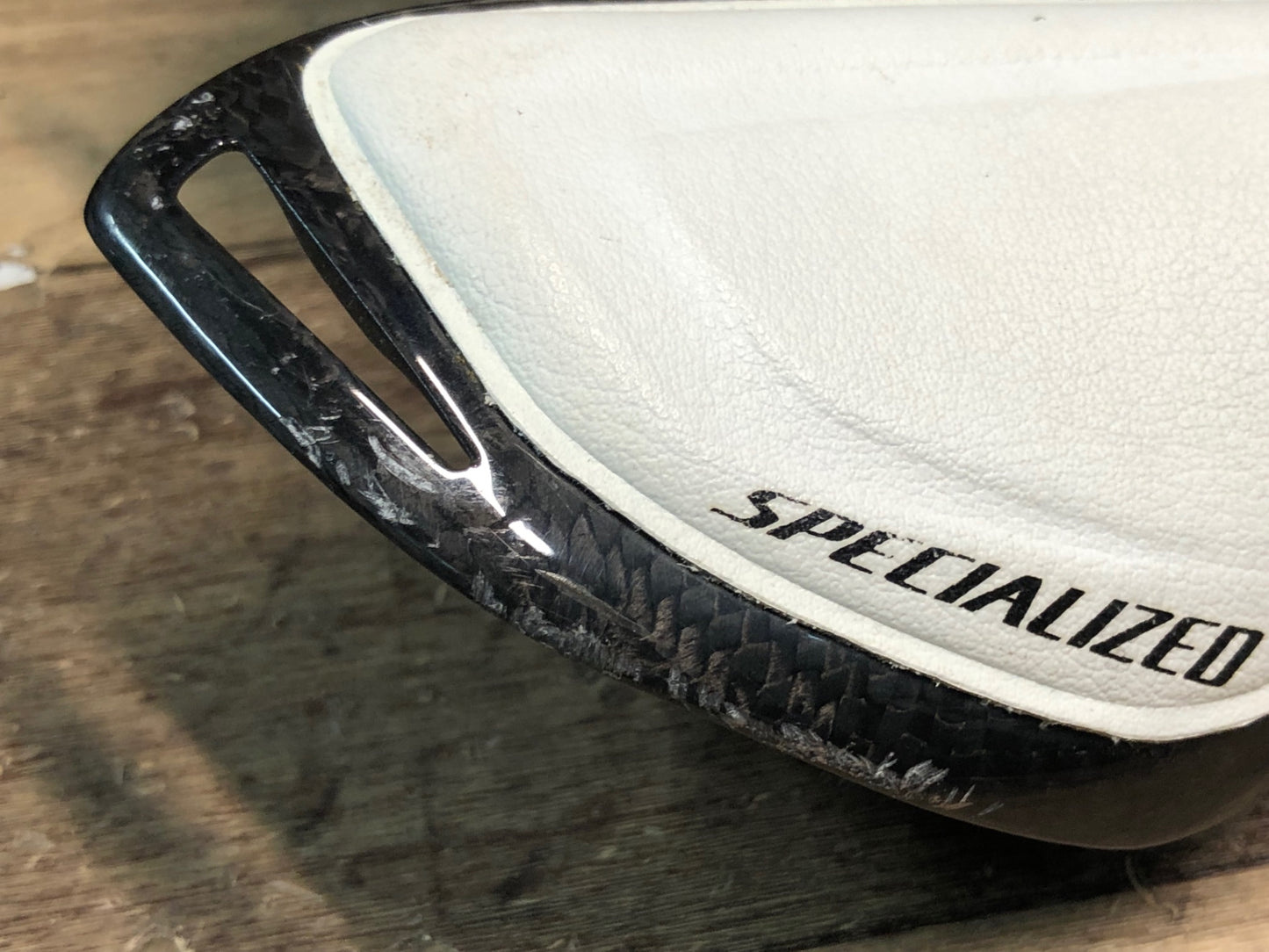 IM569 スペシャライズド SPECIALIZED エスワークス S-WORKS トゥーペ TOUPE サドル 白 ガリ傷