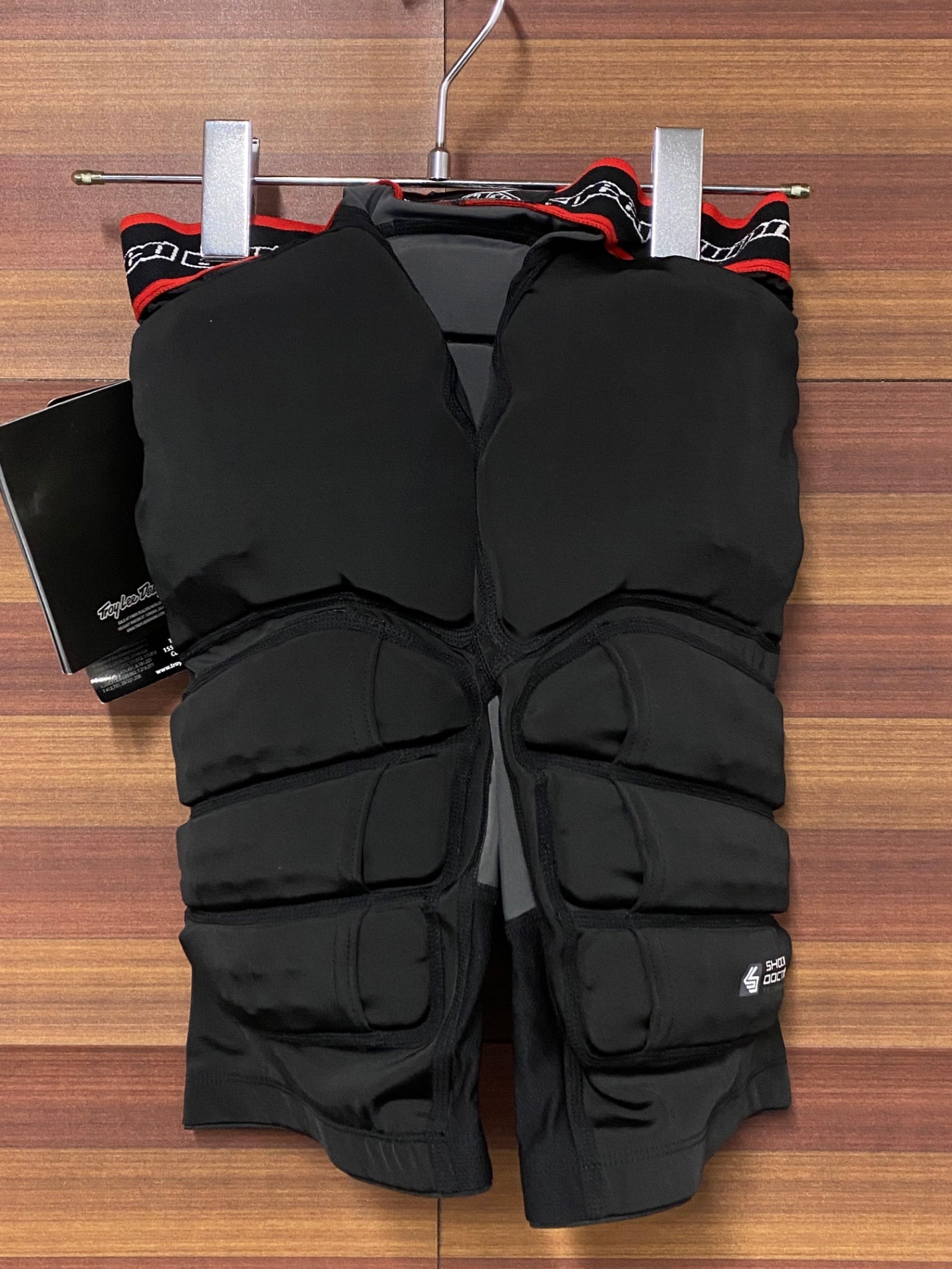 IR899 トロイリ― TroyLee Ⅾesigns BASE PROTECTIVE SHORTS 黒 LG 未使用品