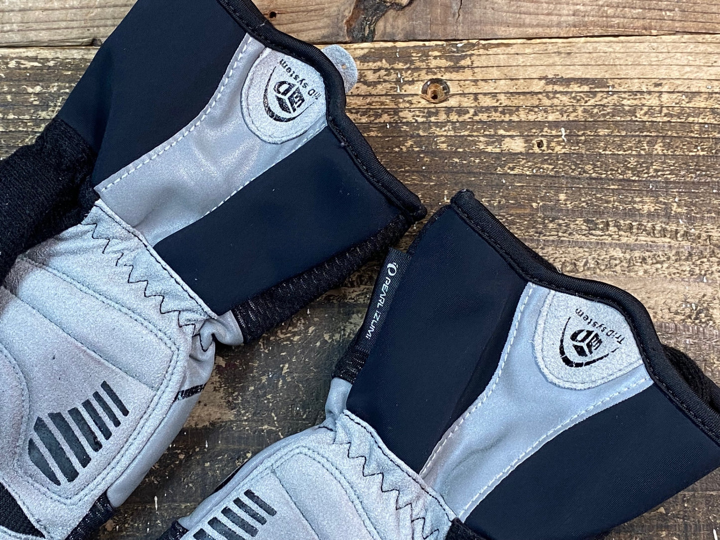 IT087 パールイズミ PEARL iZUMi 長指 グローブ 黒 グレー L 裏起毛