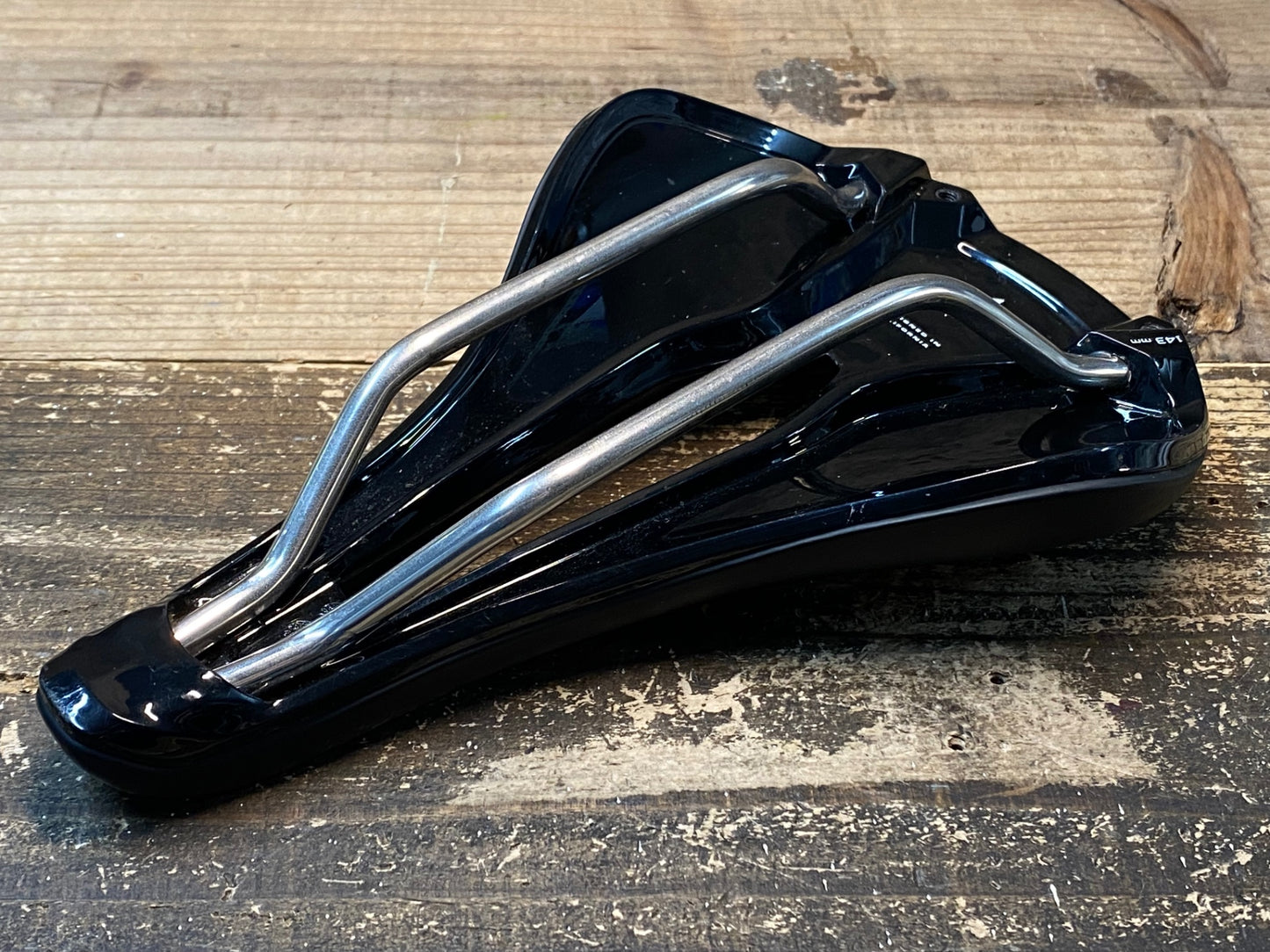 IO984 スペシャライズド SPECIALIZED パワー POWER EXPERT サドル HOLLOW Tiレール 143mm