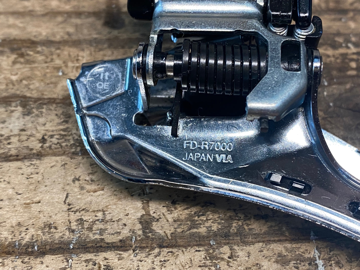 IL029 シマノ SHIMANO 105 FD-R7000 フロントディレイラー 2S 直付け