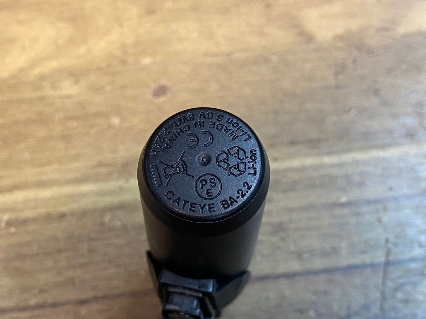 IU569 キャットアイ CATEYE VOLT400 フロントライト 点灯確認済