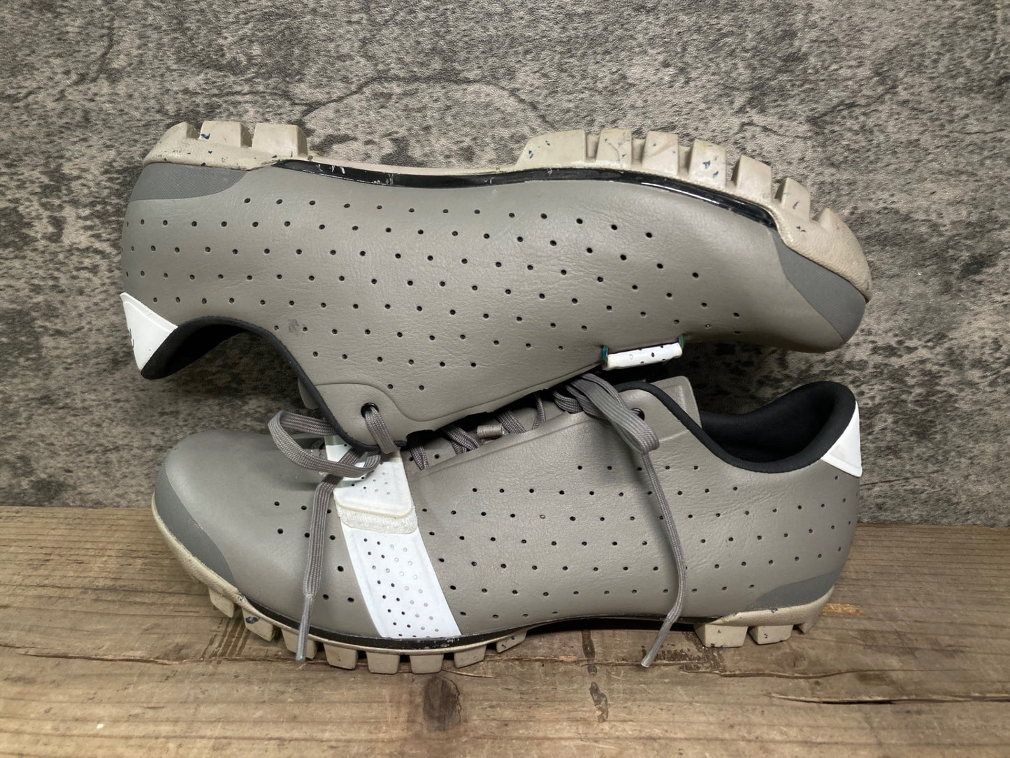 IT839 ラファ Rapha EXPLORE SHOE ビンディングシューズ グレー 白 EU42 SPD