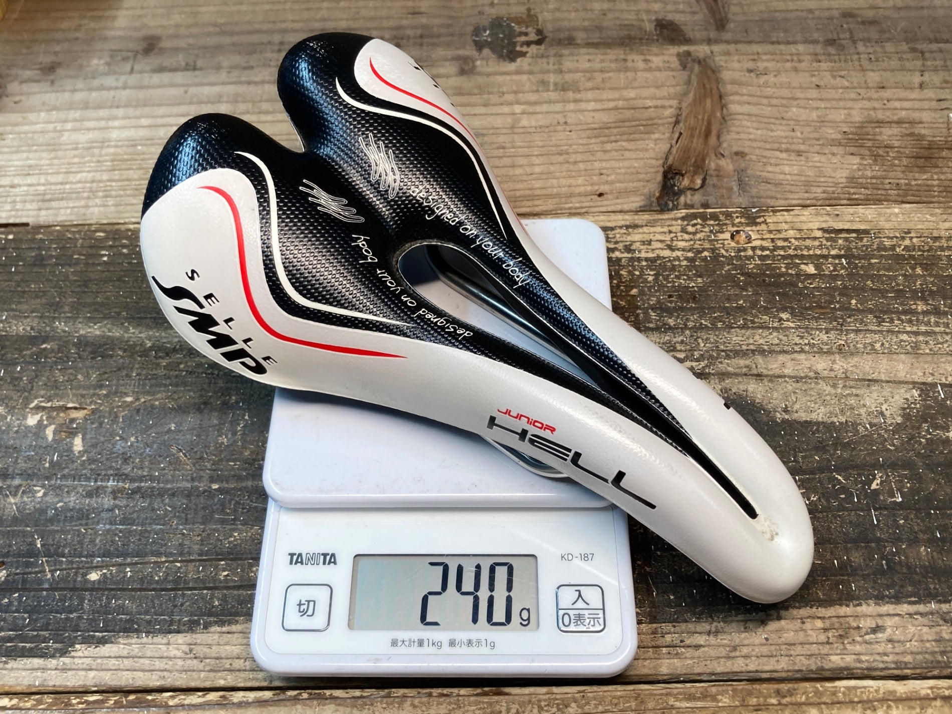 IX032 SELLE SMP ヘル HELL サドル INOX TUBE 132mm 白/黒 後ろ