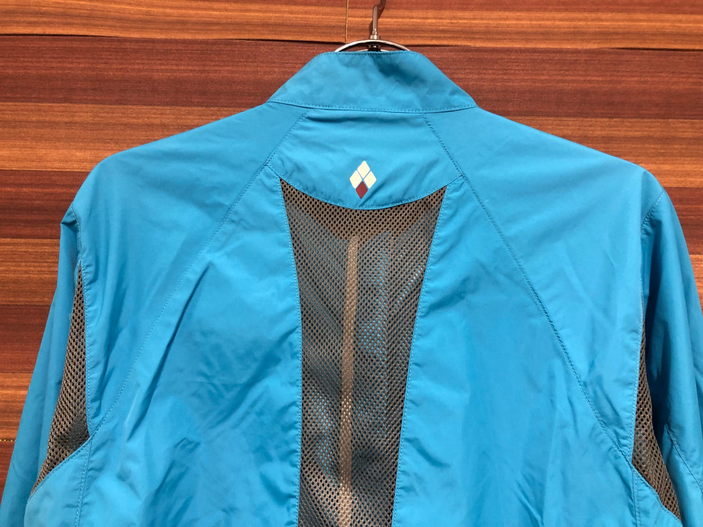 IQ437 モンベル mont-bell ウインドブレーカー 水色 L