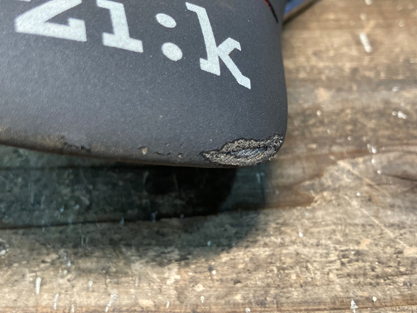 IM994 フィジーク fizik アンタレス ANTARES R3 サドル 黒 座面たわみ