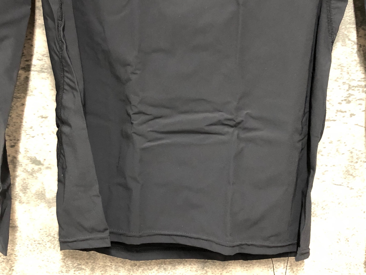 IQ237 レリック reric 長袖 ベースレイヤー 黒 XL