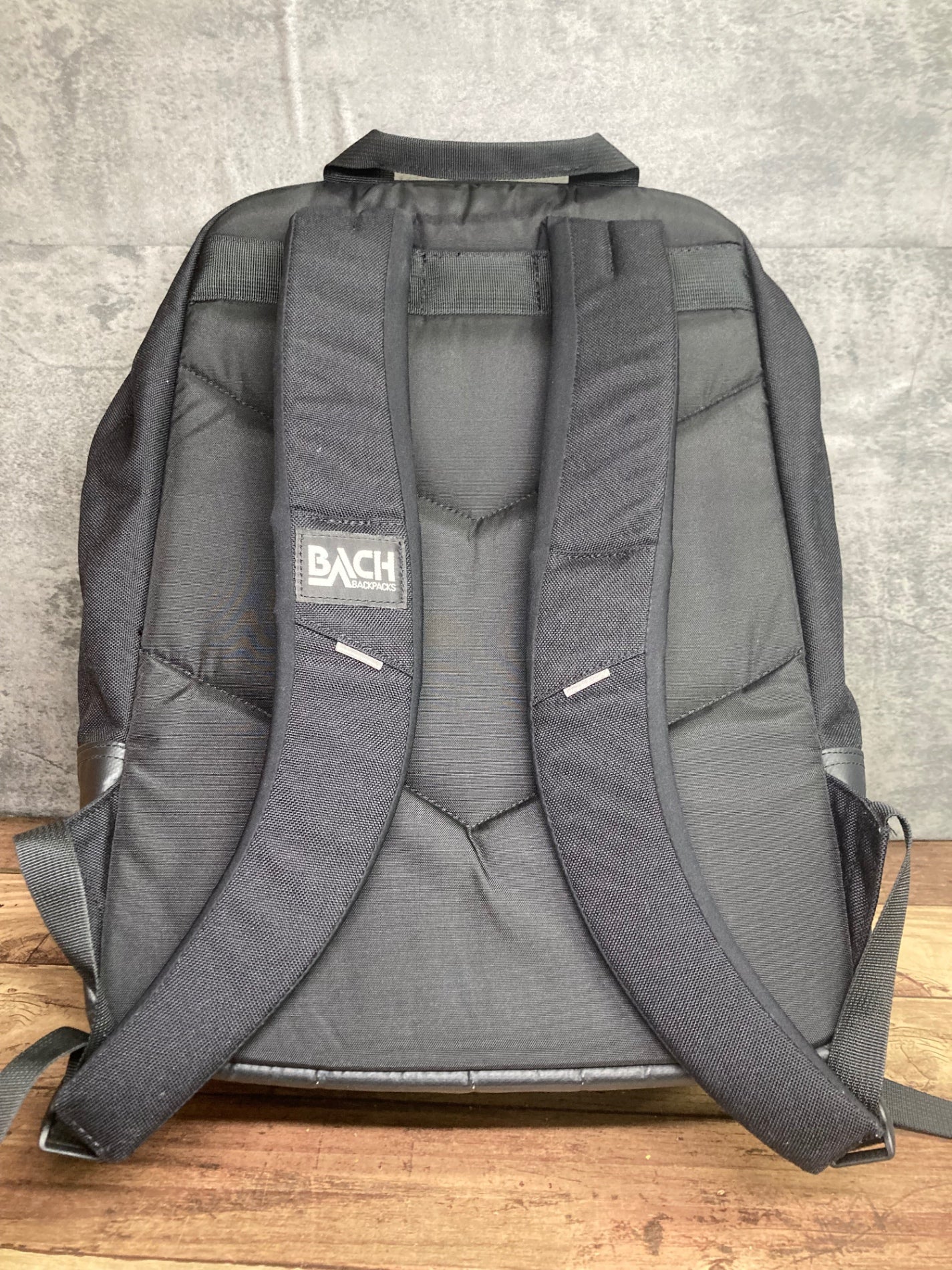 IN957 BACH BACKPACKS TRACKMAN27+ リュック バックパック 黒