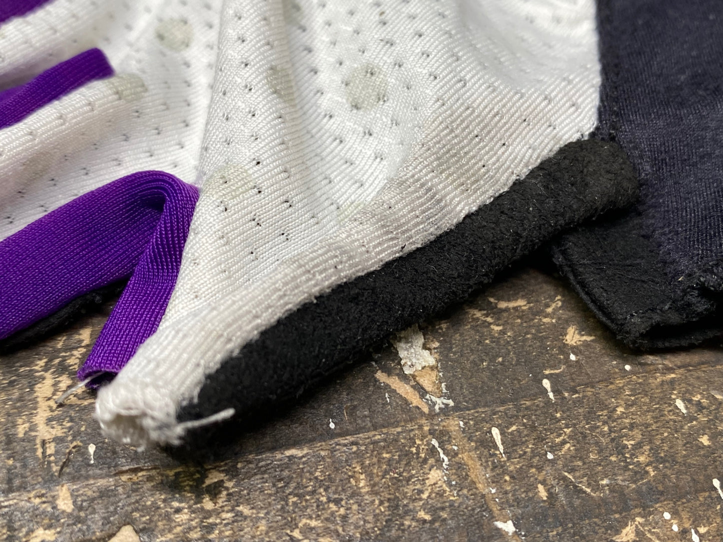 JB089 スペシャライズド SPECIALIZED GRAIL 指切り グローブ 白 紫 S