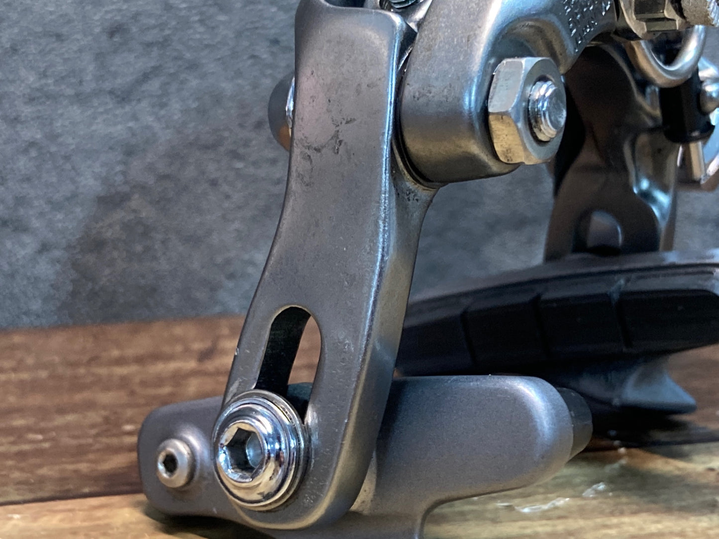 IR502 シマノ SHIMANO 105 BR-5700 キャリパーブレーキ 前後セット シルバー