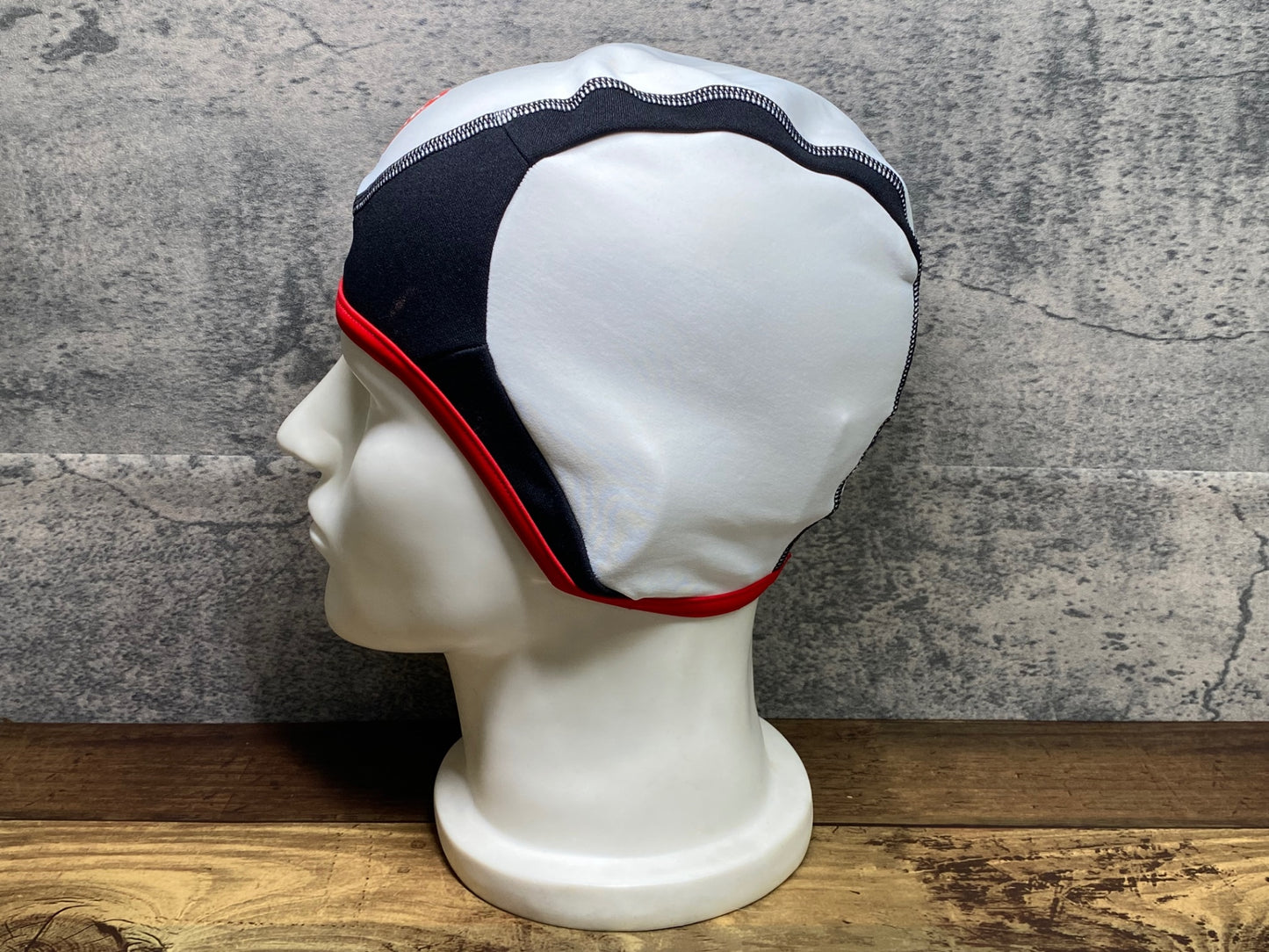 IY616 カステリ CASTELLI サイクルキャップ 白 黒 裏起毛