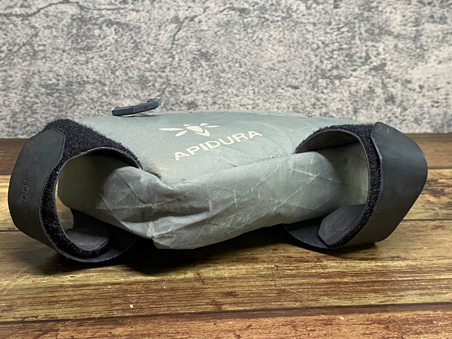 JA611 アピデュラ APIDURA EXPEDITION TOOL PACK サドルバッグ グレー 0.5L