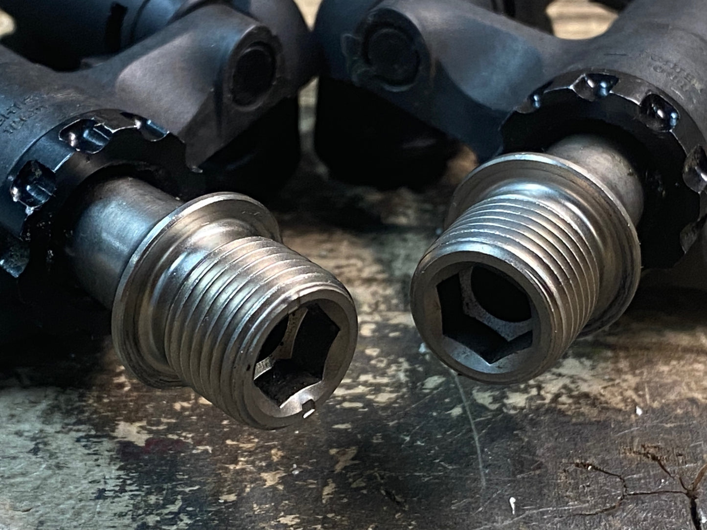 IN663 シマノ SHIMANO 105 PD-R7000 ビンディングペダル SPD-SL