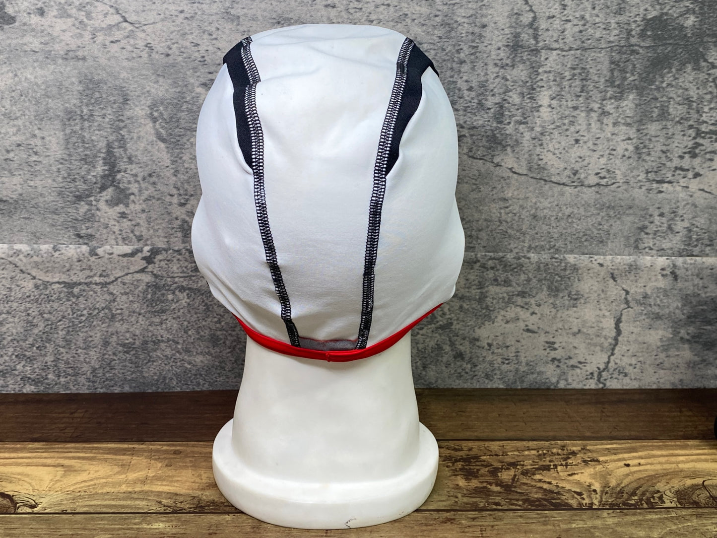 IY616 カステリ CASTELLI サイクルキャップ 白 黒 裏起毛