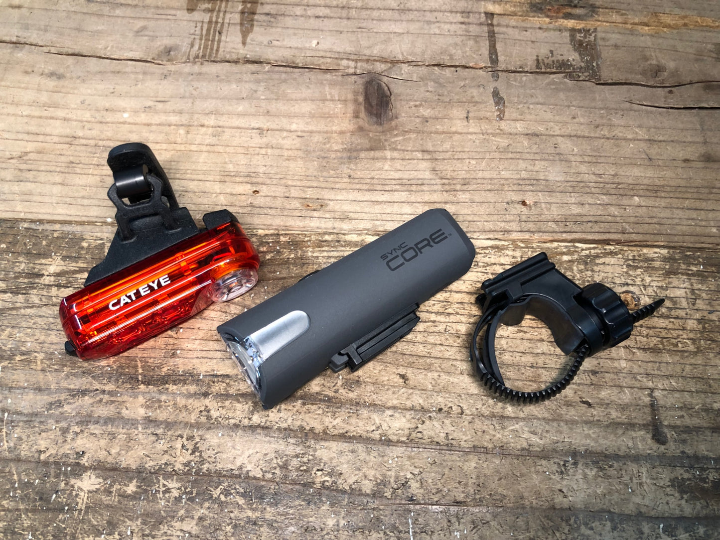 IY305 キャットアイ CATEYE SYNC CORE KINETIC ライト 前後セット (HL-NW100RC、TL-NW100K) ※点灯確認済