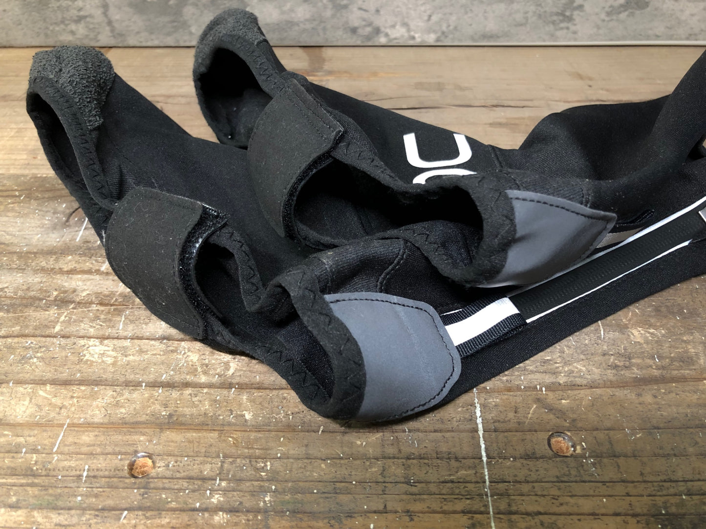 IO968 ドットアウト DOT OUT シューズカバー ブラック L