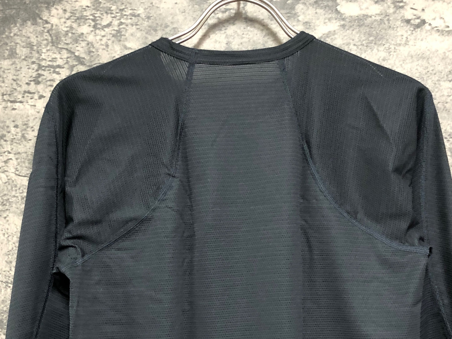 IV920 finetrack 長袖 ベースレイヤー 黒 M