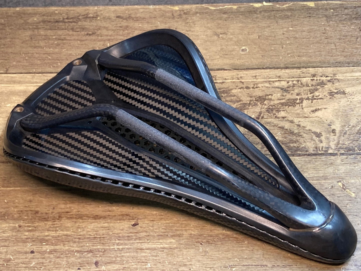 IY068 スペシャライズド SPECIALIZED パワー ミラー S-WORKS POWER MIRROR 143㎜ サドル カーボンレール ※メッシュ構造切れ 座面一部へたり