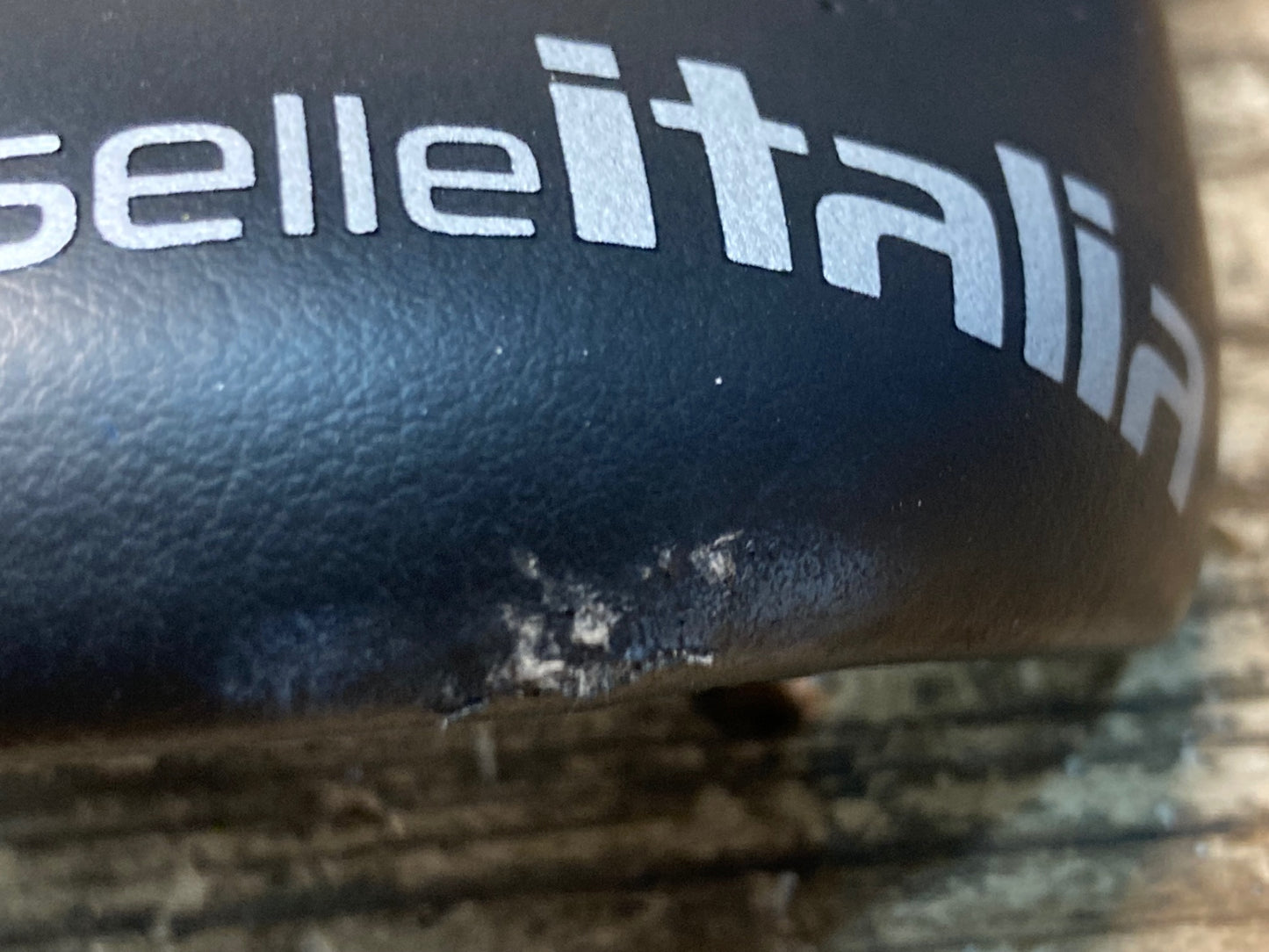 IY528 セライタリア selle italia SLR SUPERFLOW サドル 黒 Ti316レール