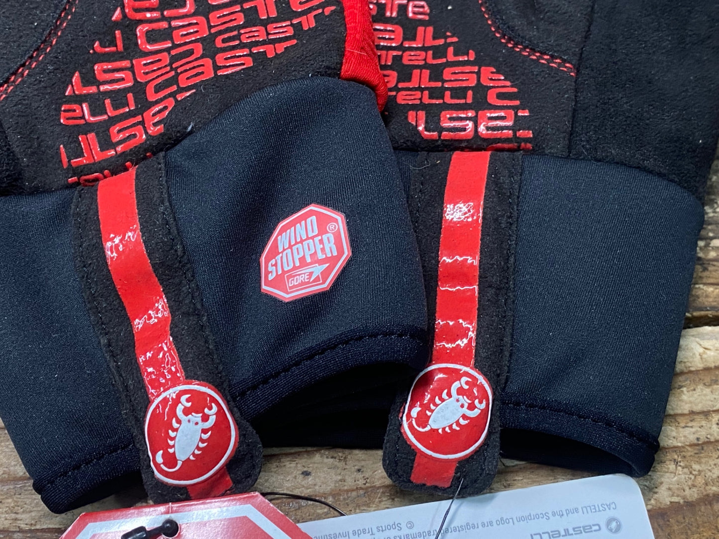 IV956 カステリ CASTELLI SPETTACOLO グローブ 黒 赤 L 裏起毛