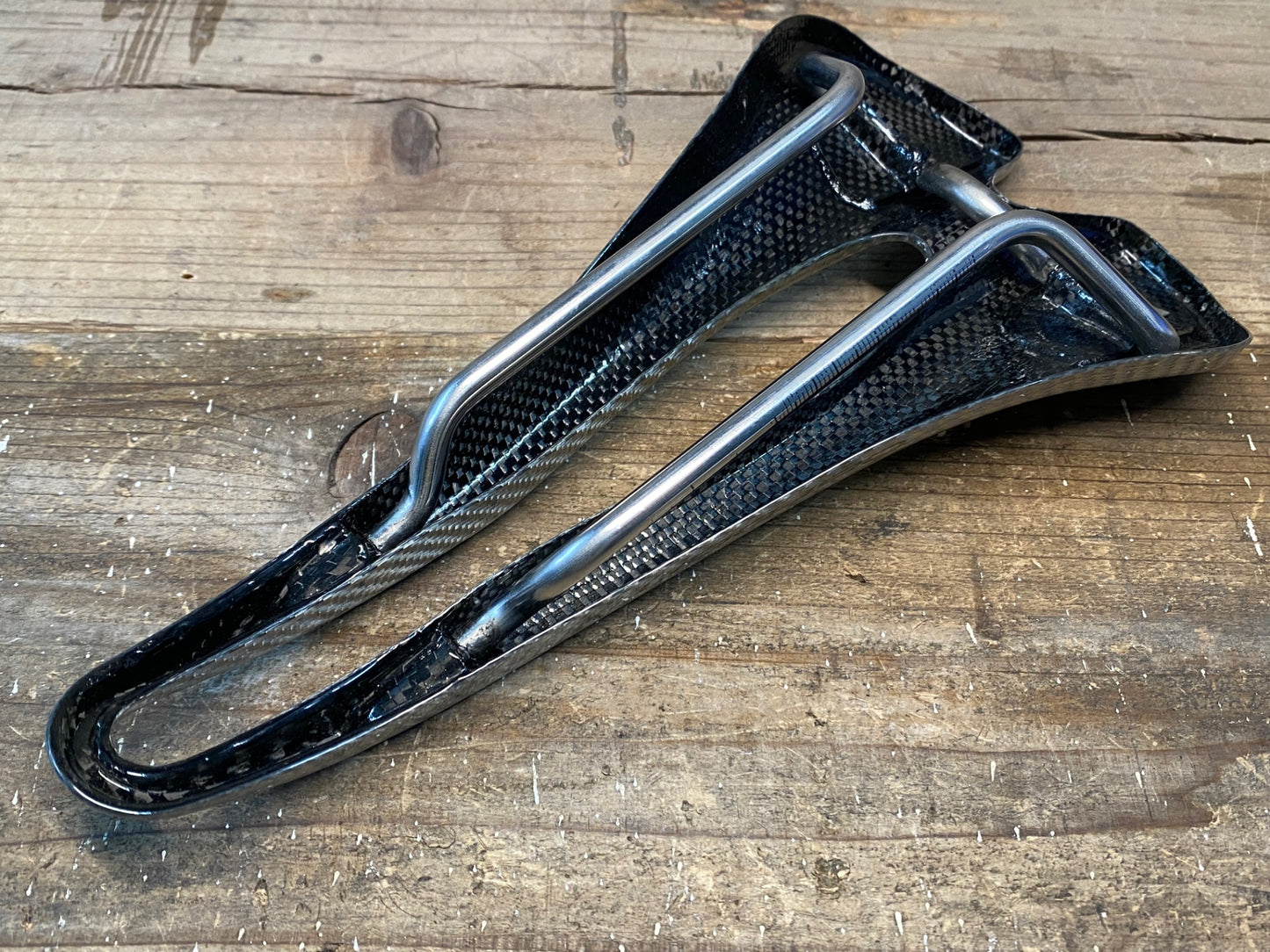 IQ384 Selle SMP カーボン CARBON サドル ホワイト ステンレスレール