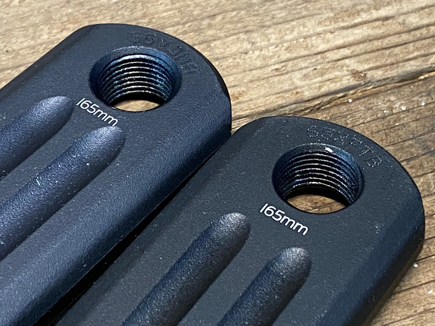 IL552 ローター ROTOR VEGAST CRANKS クランク アーム 24mmシャフト付属 165mm