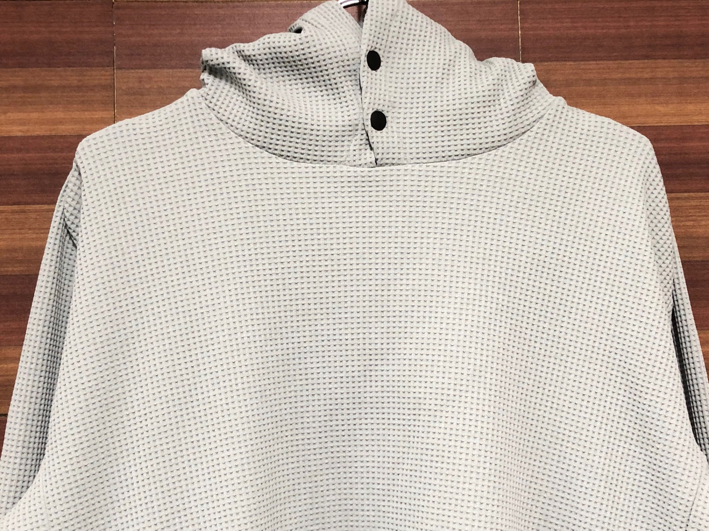 IM056 ナリフリ narifuri NF1172 マルチテックワッフルプルオーバーパーカー グレー M