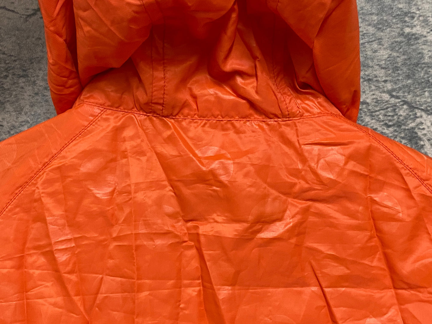 JB769 ナリフリ narifuri ウィンドブレーカー 赤 M