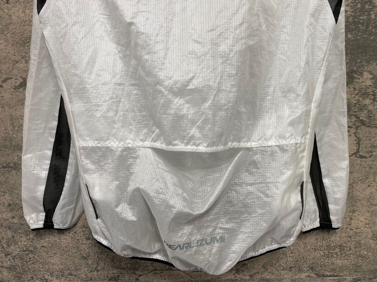 IY213 パールイズミ PEARL iZUMi 長袖 ウインドブレイカー 白 S