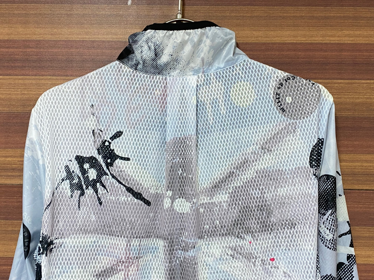 IQ225 パンダーニ PANDANI 長袖 ウィンドブレーカー 白 黒 S